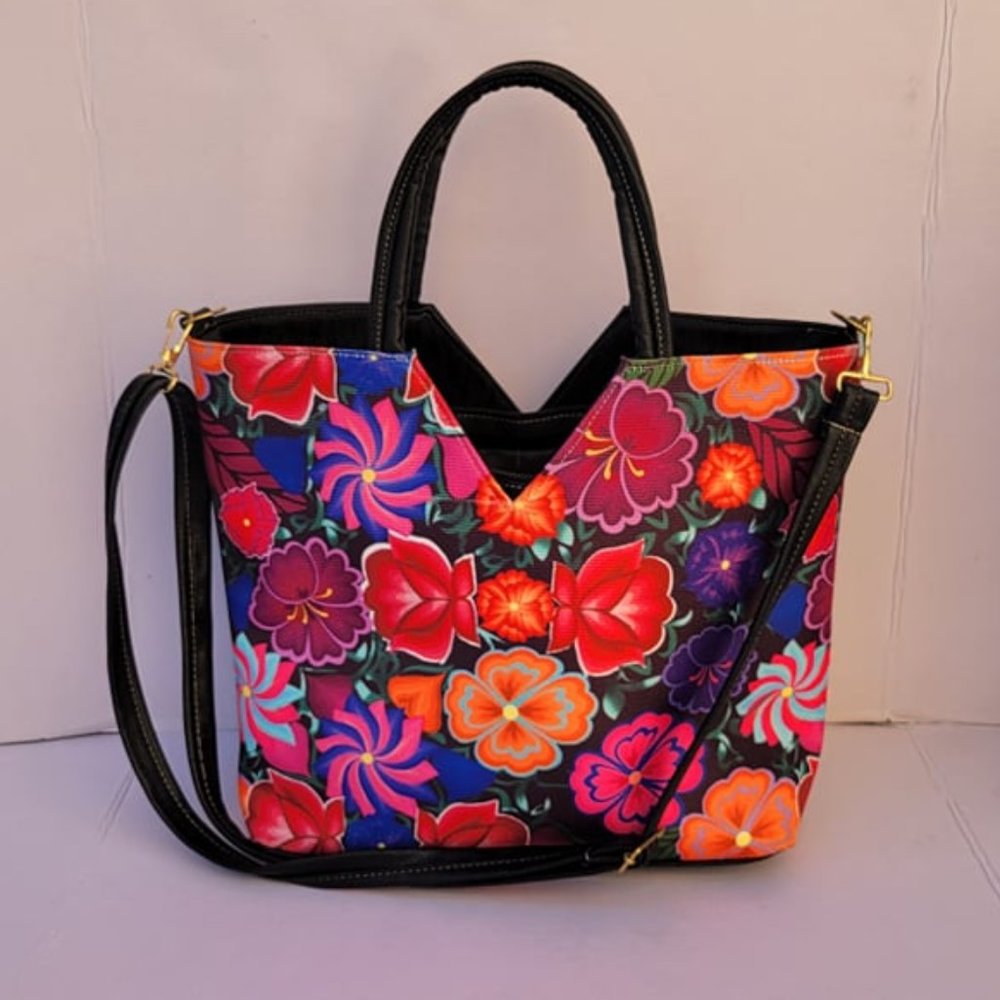 Artesanal Hand Made in Mexico Cowhide Purse